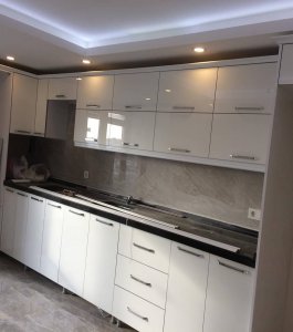 AKRİLİK MUTFAK DOLABI 